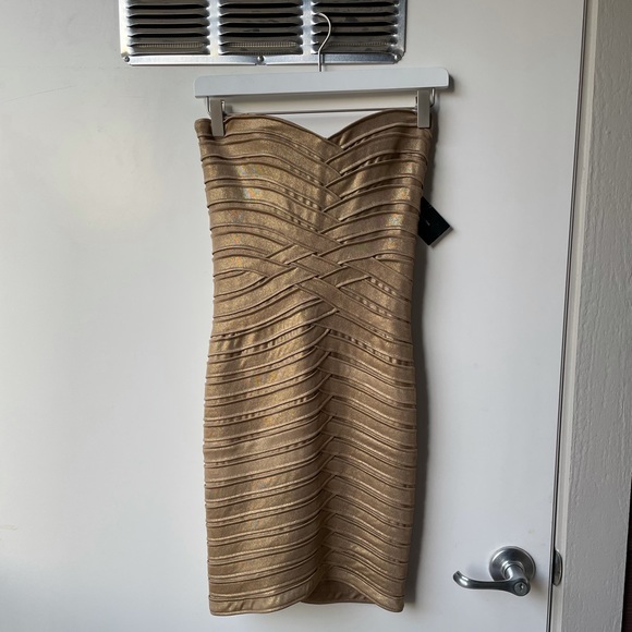 BCBG Dresses & Skirts - • NWT BCBG Dress | XS